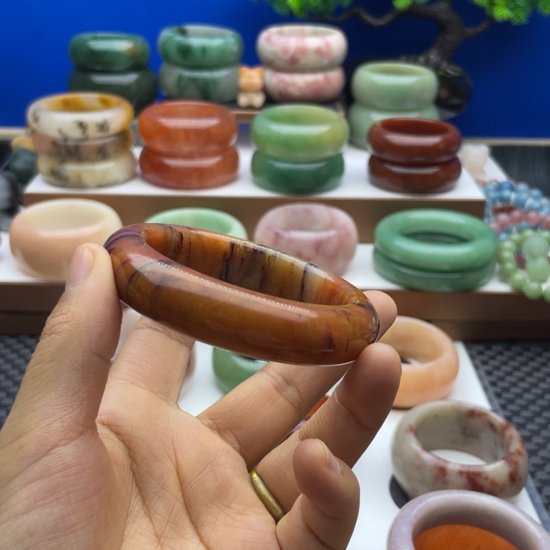 石英质玉未镶嵌手镯