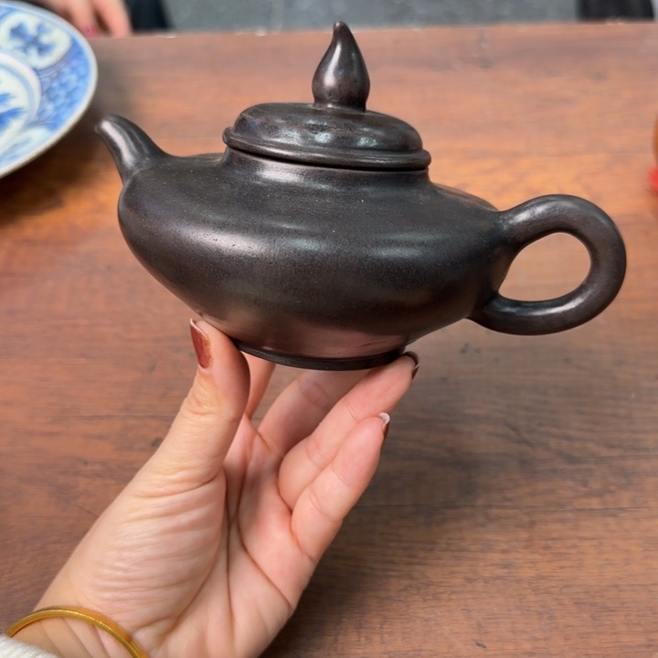 一个陶瓷物件哈哈哈哈