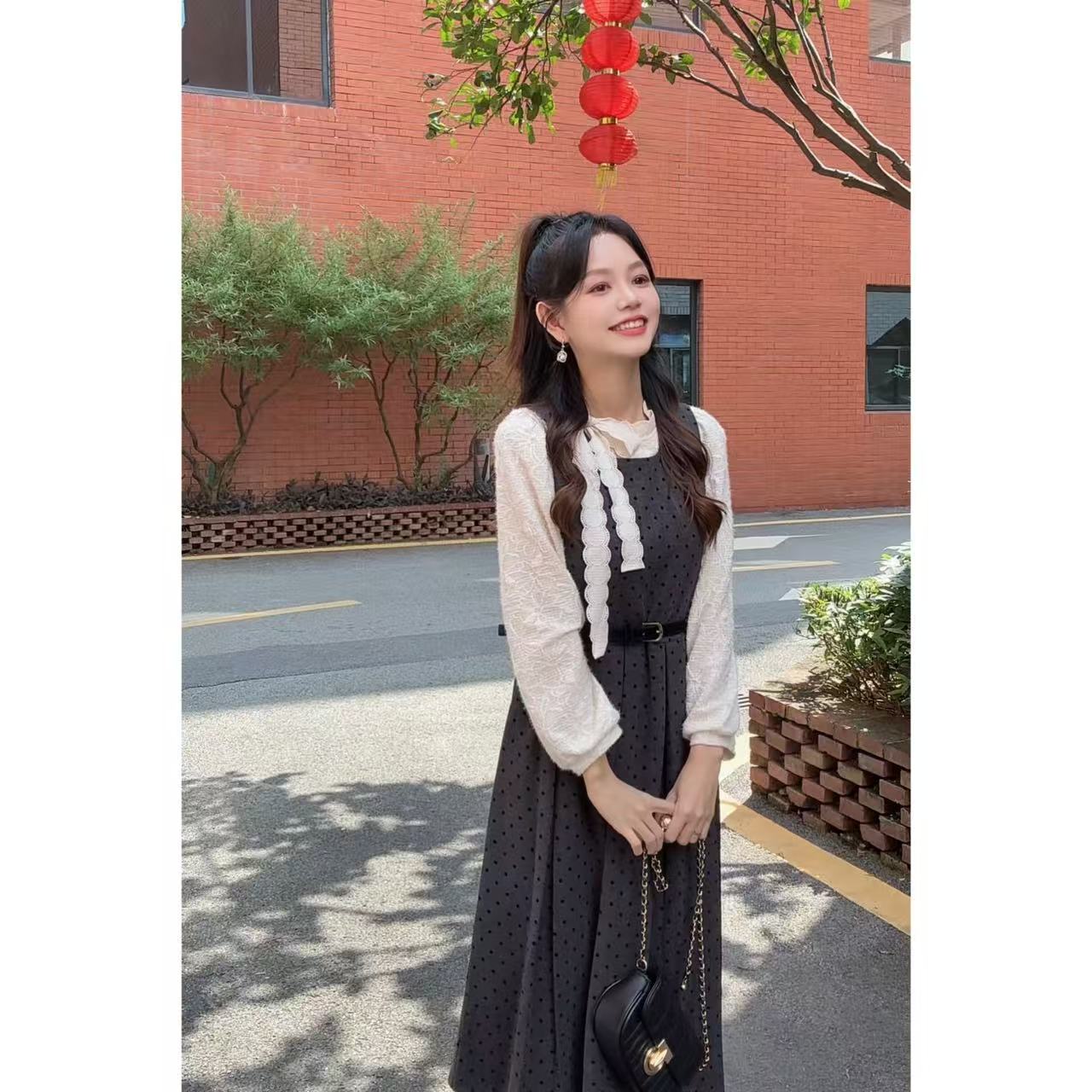 2025秋季小个子法式高级感蕾丝衬衫复古波点连衣裙QF1002