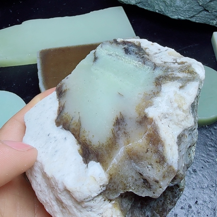 和田玉（糖玉）未镶嵌珠宝奇石