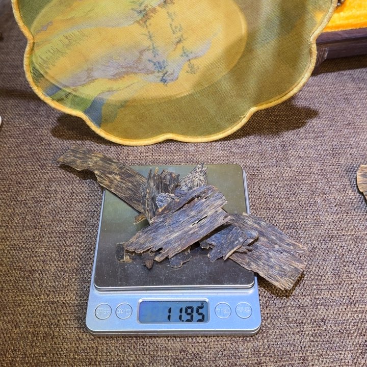 沉香手把件绿奇楠沉香沉水皮油11.9g