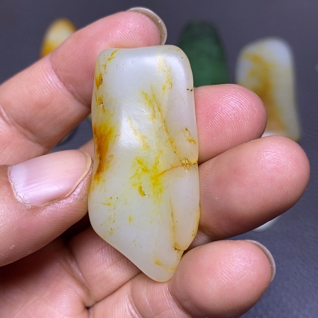 和田玉未镶嵌挂件