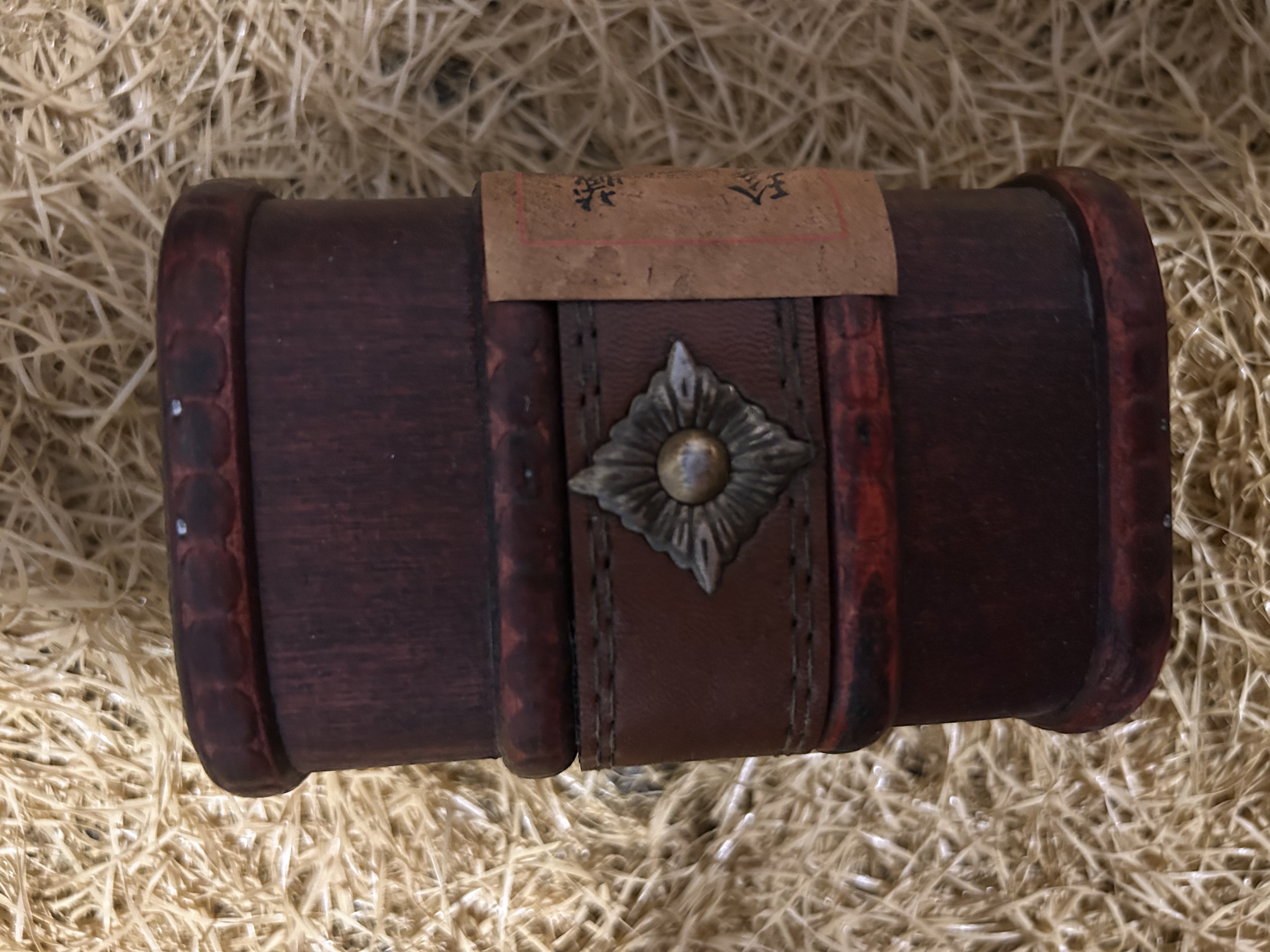 红方盒一个（流水摆件）