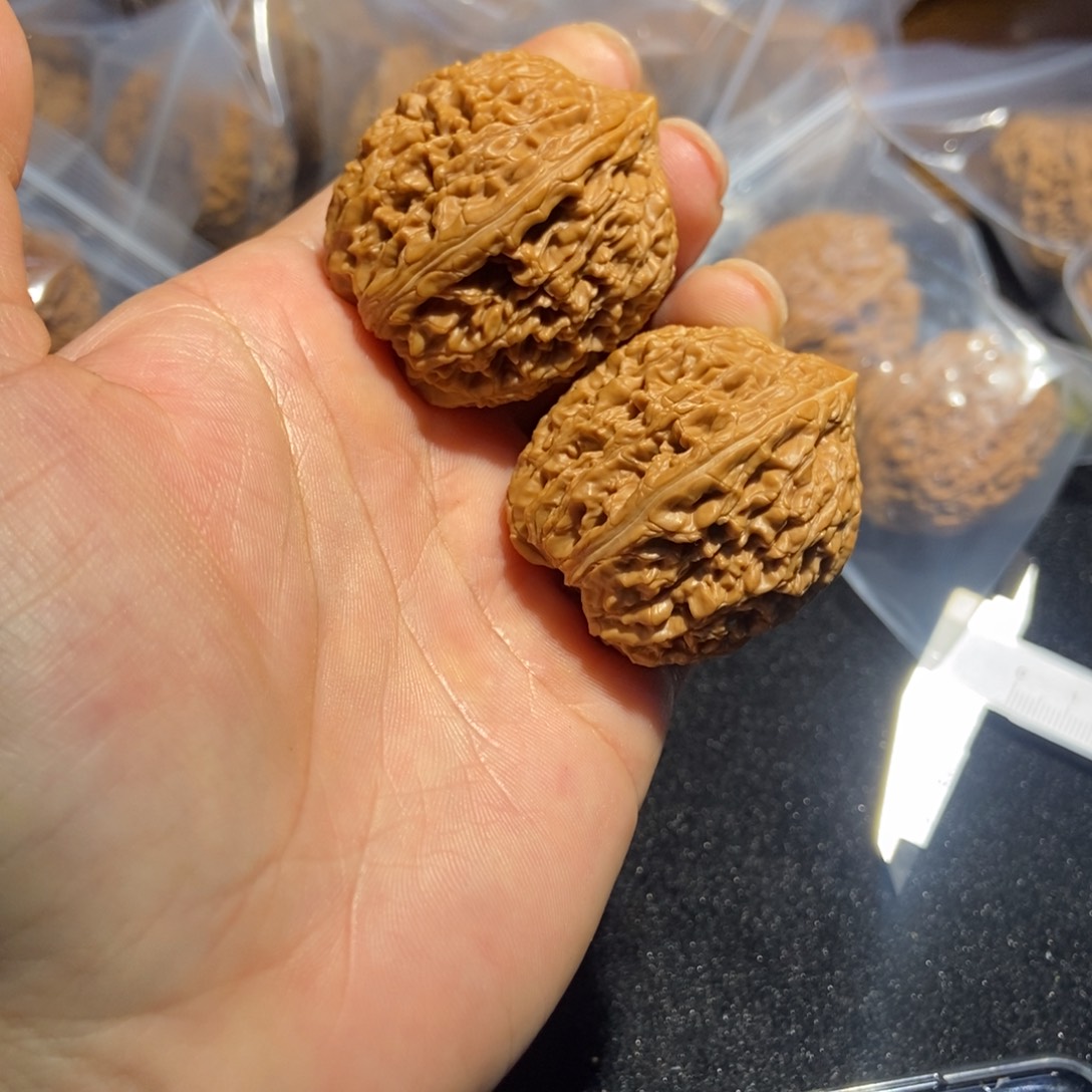 文玩核桃吊坠蒜头毕业对69