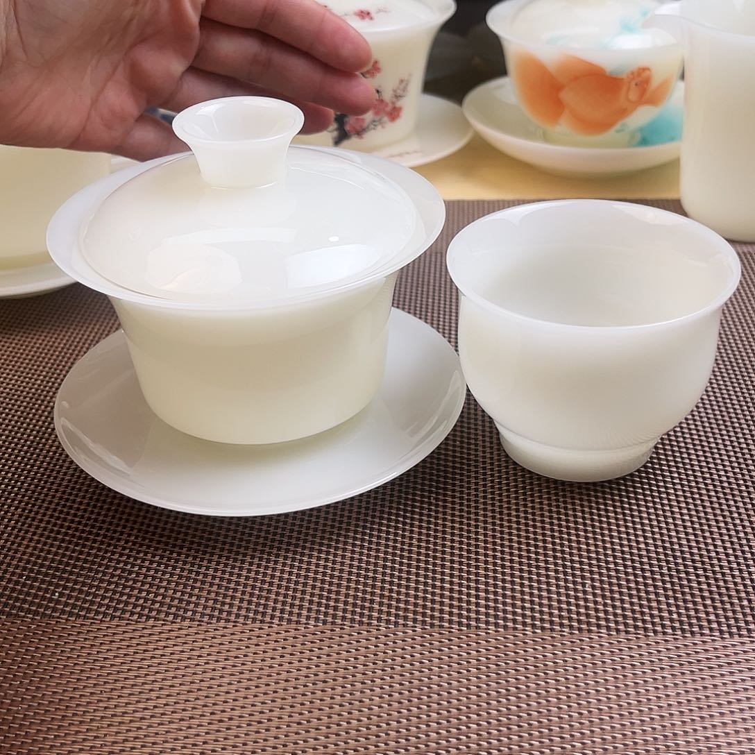 瓷片天****也精品翡翠玉瓷大马蹄盖碗加主人杯