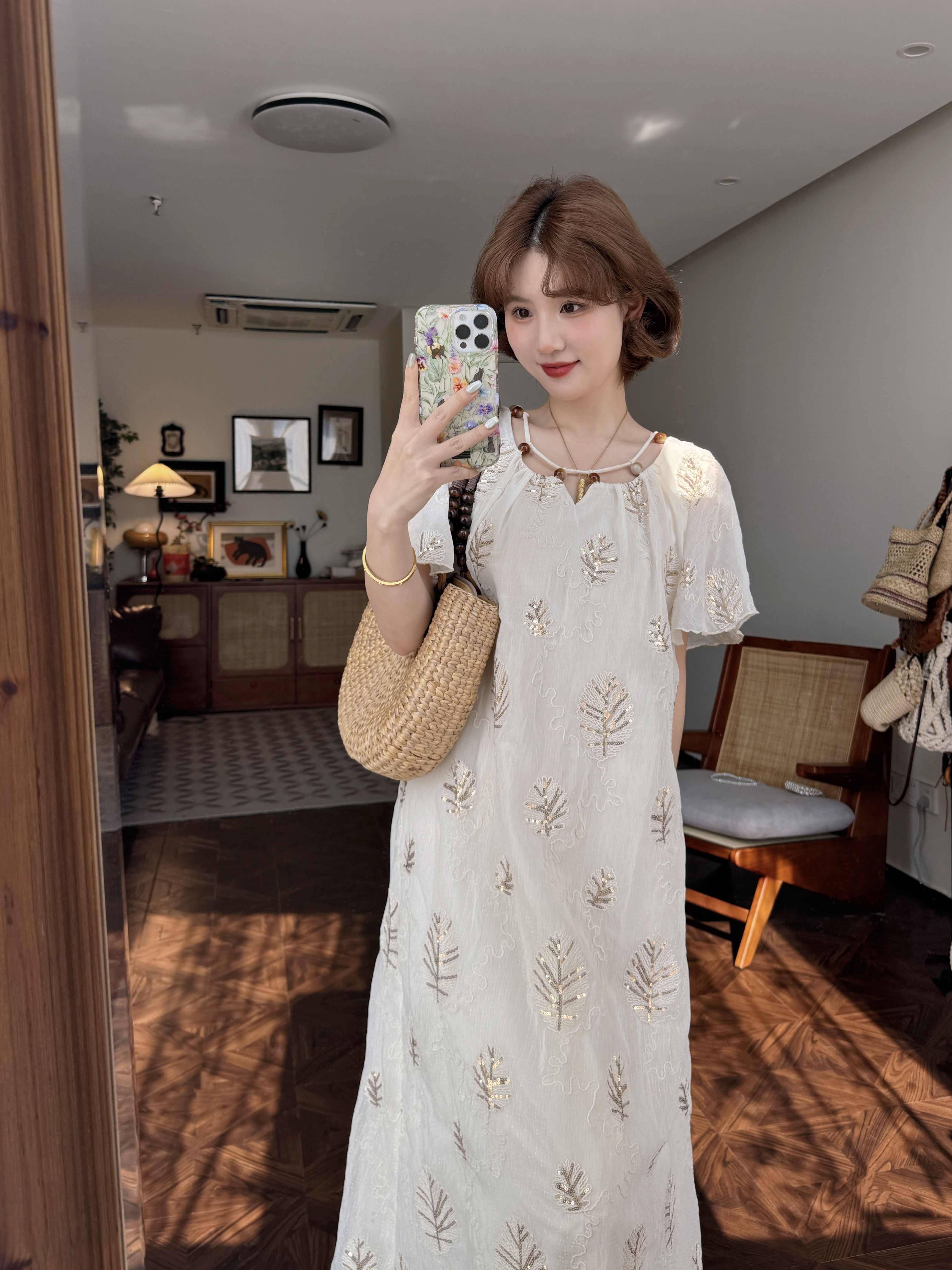 蕾英俊-画纸鸢-夏季新款温柔度假刺绣蓬蓬新中式连衣裙-JF6261