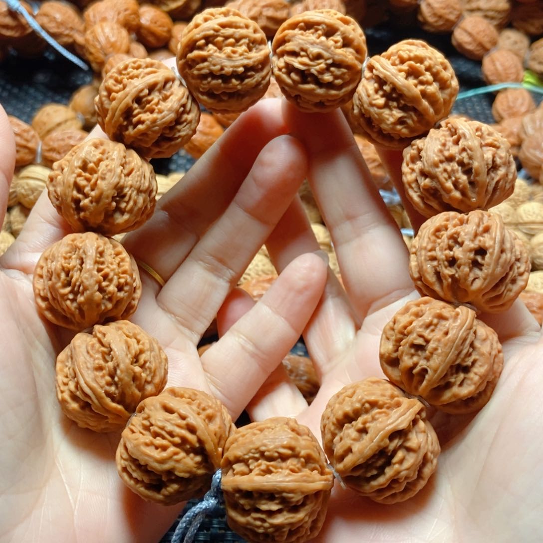 文玩核桃手串麻花灯笼