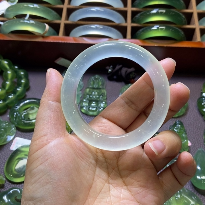蛇纹石玉未镶嵌手镯50