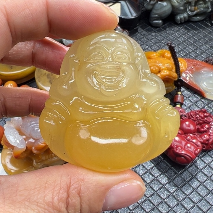 石英质玉（黄龙玉）颈饰未镶嵌