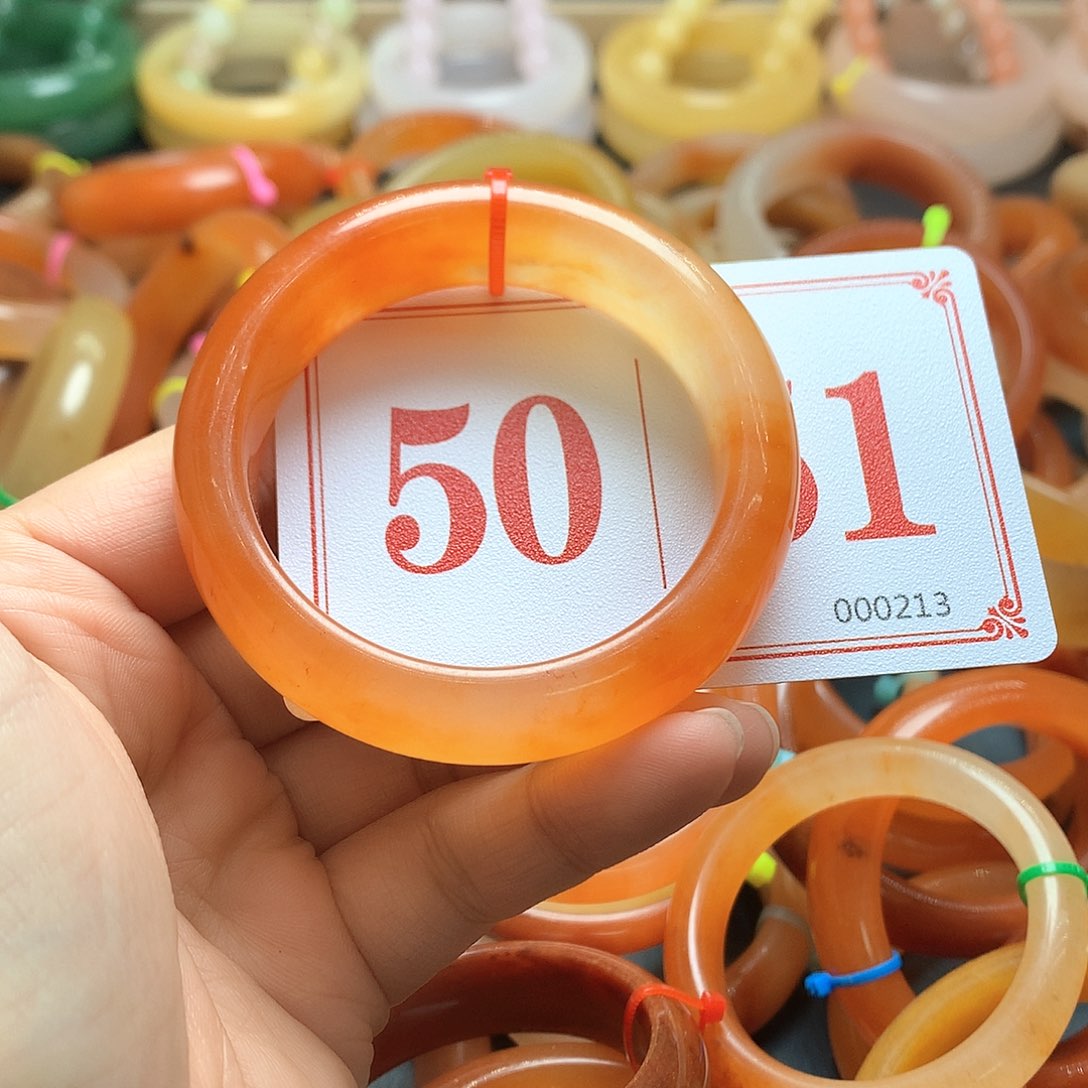 未镶嵌石英质玉（黄龙玉）手镯赵*