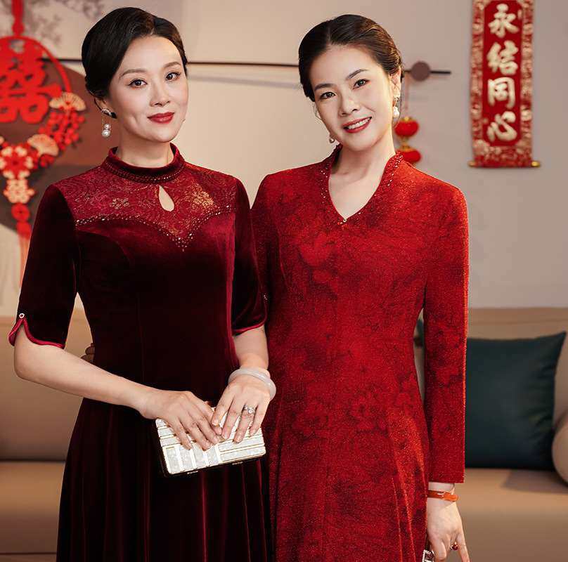 洋气妈妈金丝绒连衣裙时尚大码遮肉旗袍裙新中式复古过膝长裙