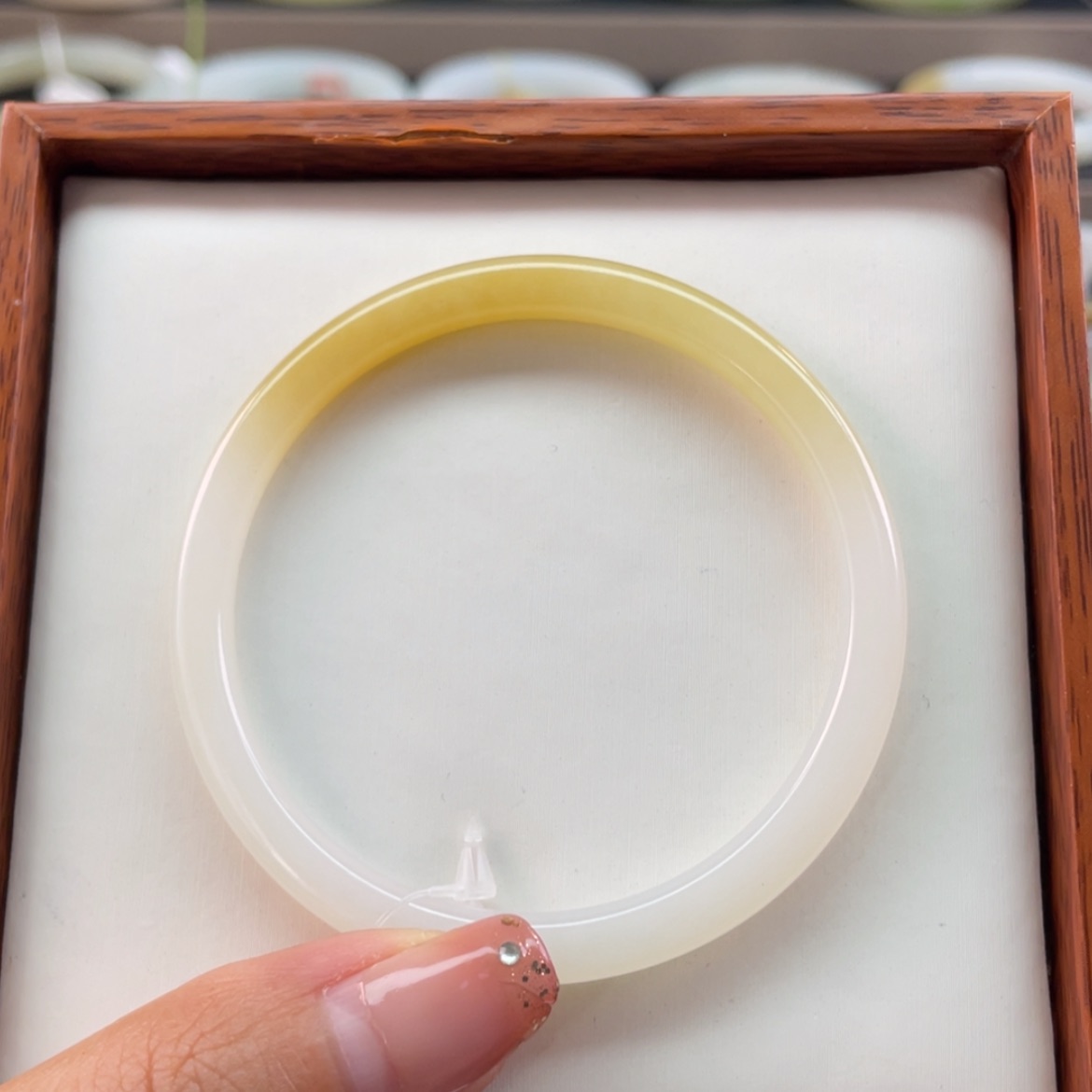 【闪购商品】和田玉手镯未镶嵌54