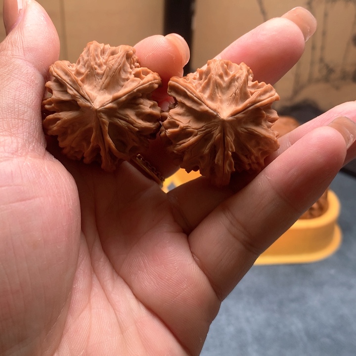 文玩核桃吊坠龙门涧三棱