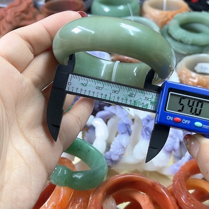 石英质玉手镯未镶嵌