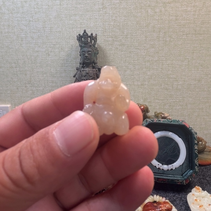 未镶嵌和田玉（糖玉）挂件