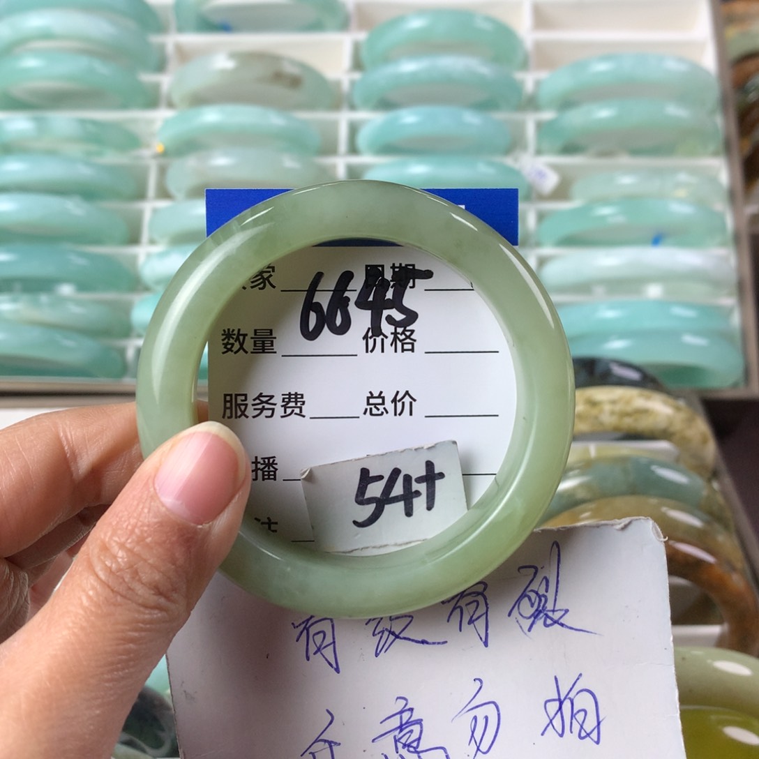 蛇纹石玉手镯未镶嵌6645