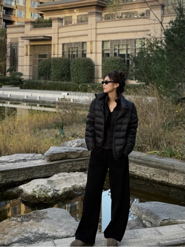 Kendall基础款黑色羽绒服