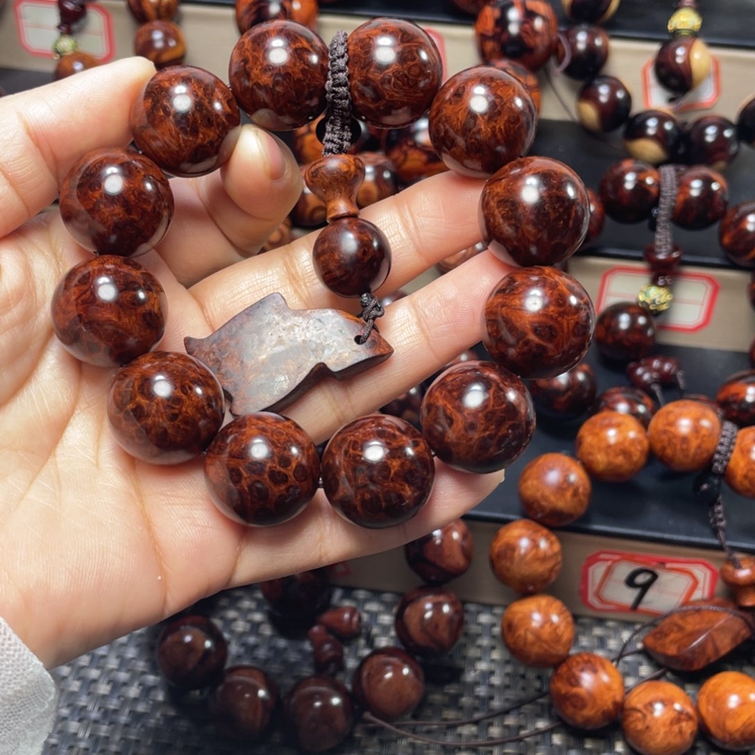 赵***…花梨木类2.0爆满缨子瘤疤