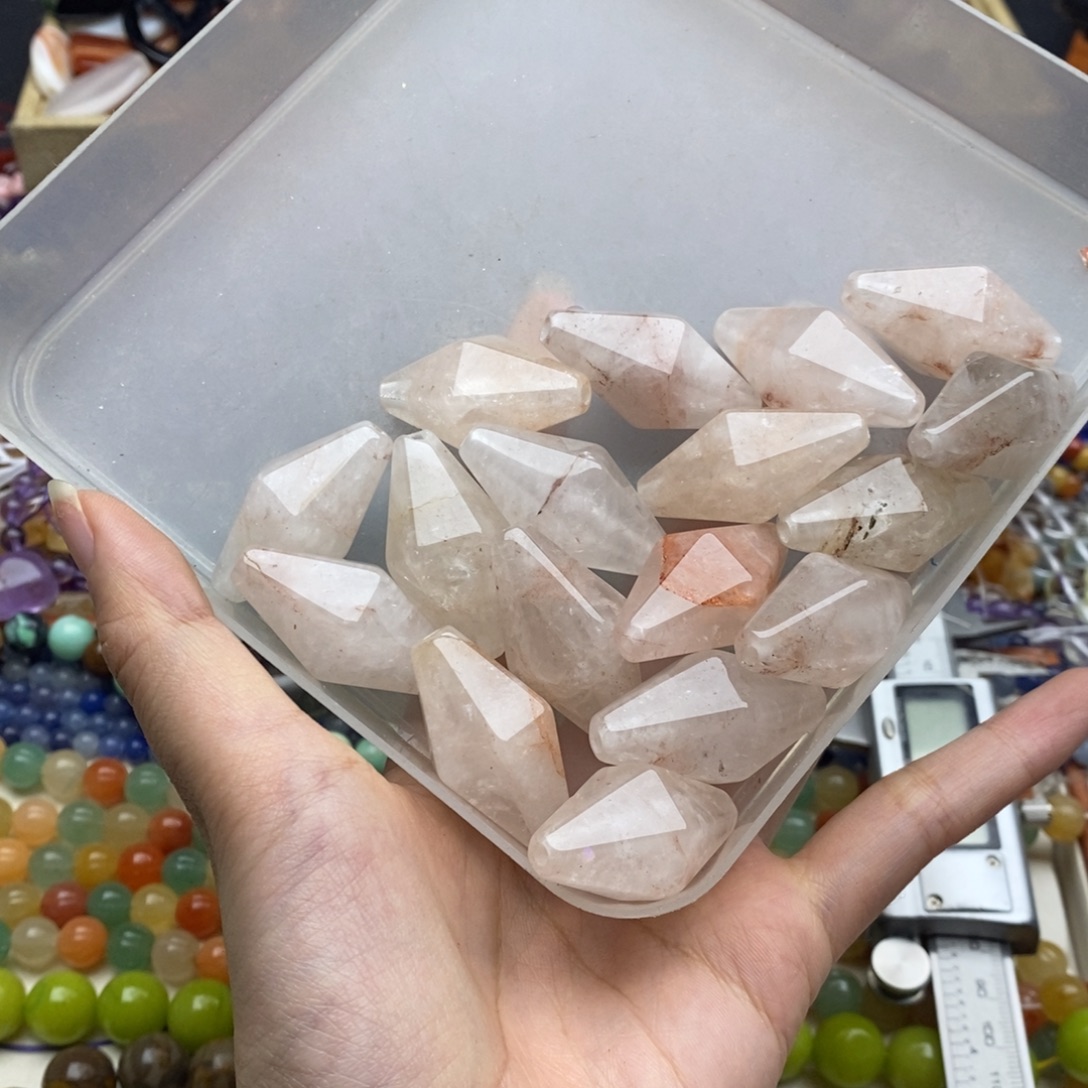 玛瑙/玉髓未镶嵌珠宝半成品一个装17×35mm胶花水晶菱形桶珠