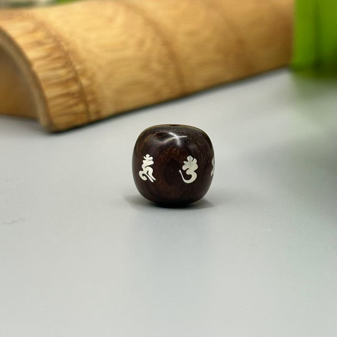1颗单珠-老料 海南黄花梨 降香黄檀13×14尺寸 六字真言嵌银-