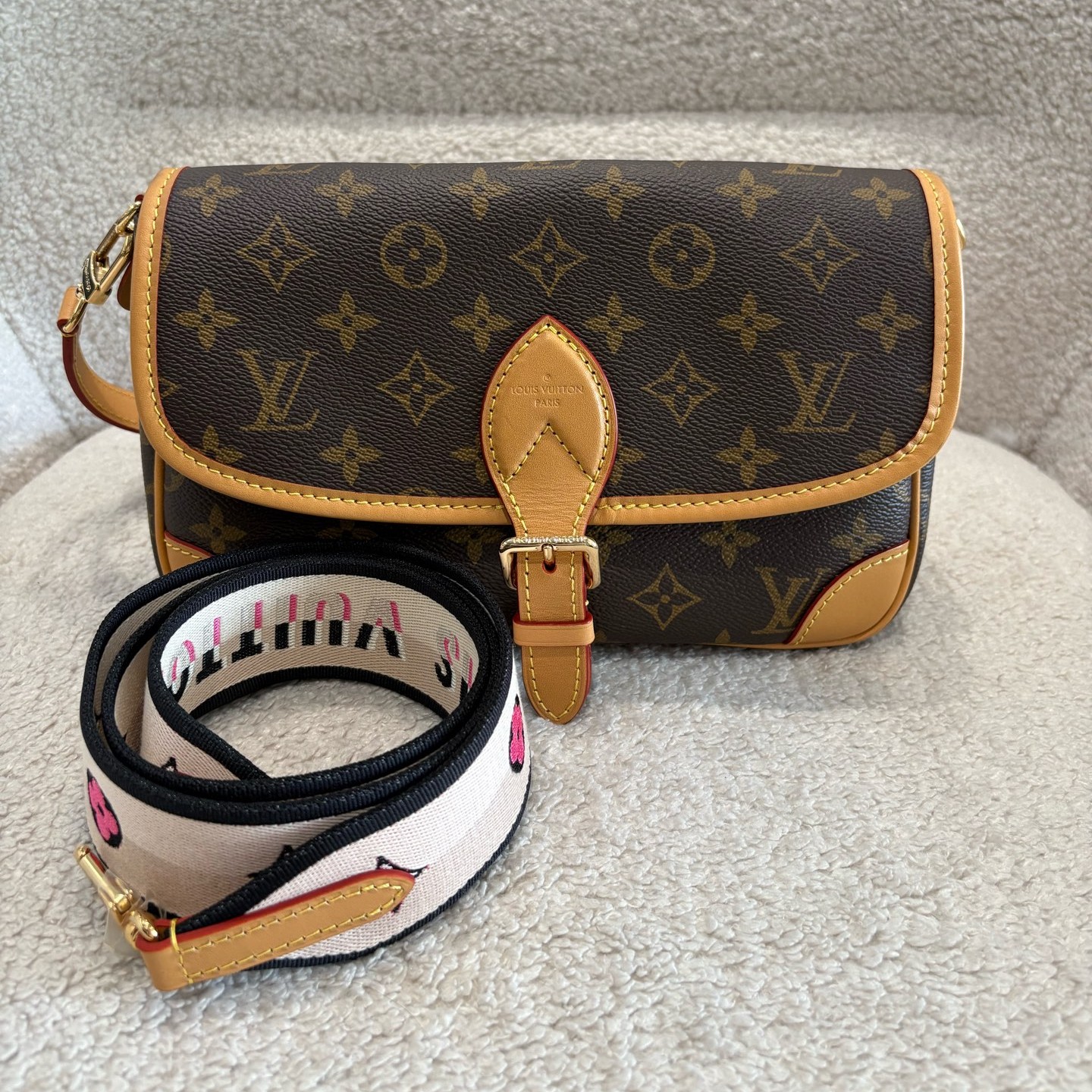 99新 LouisVuitton/路易威登 N0730路易威登/Lv法棍邮差单肩斜挎