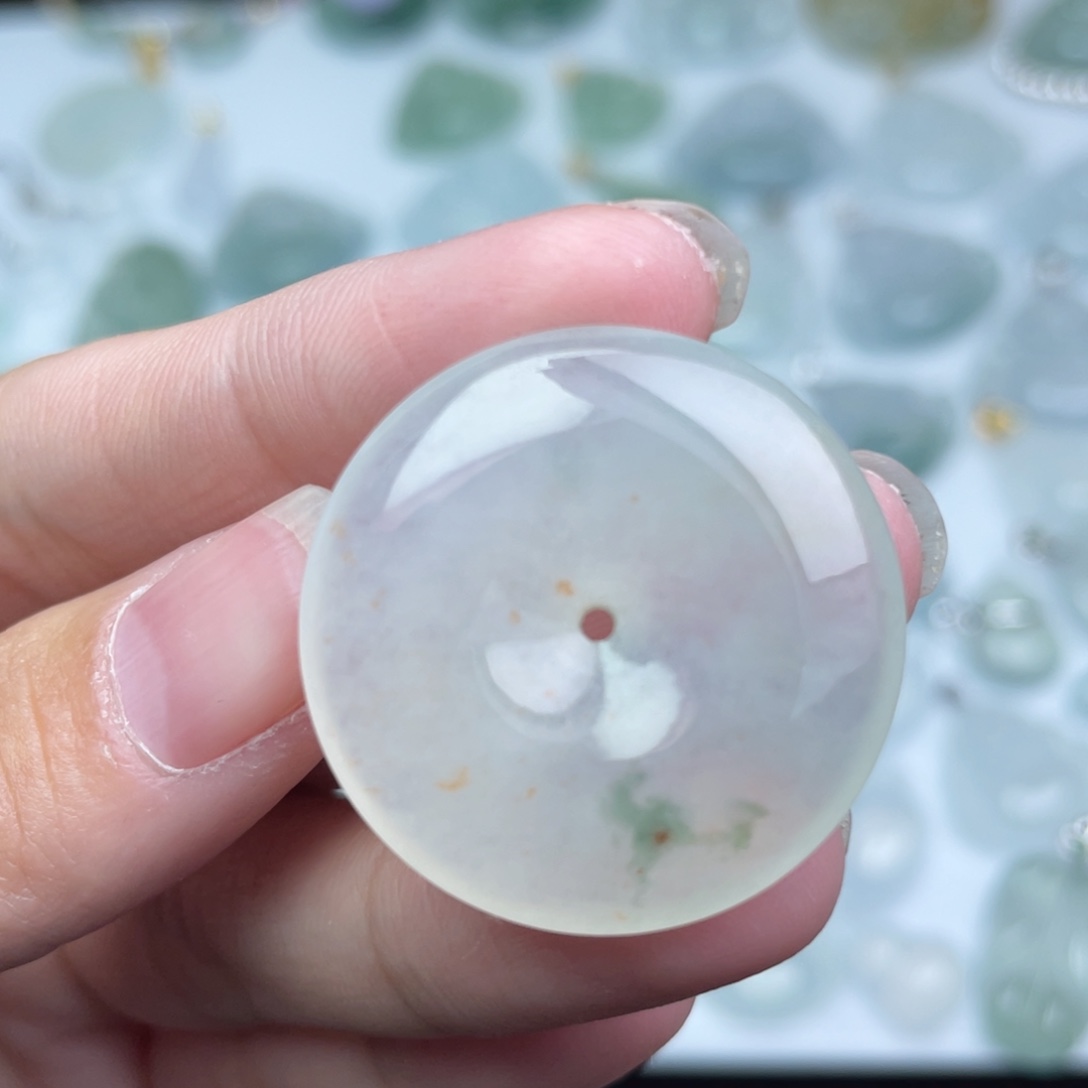 翡翠未镶嵌颈饰平安扣