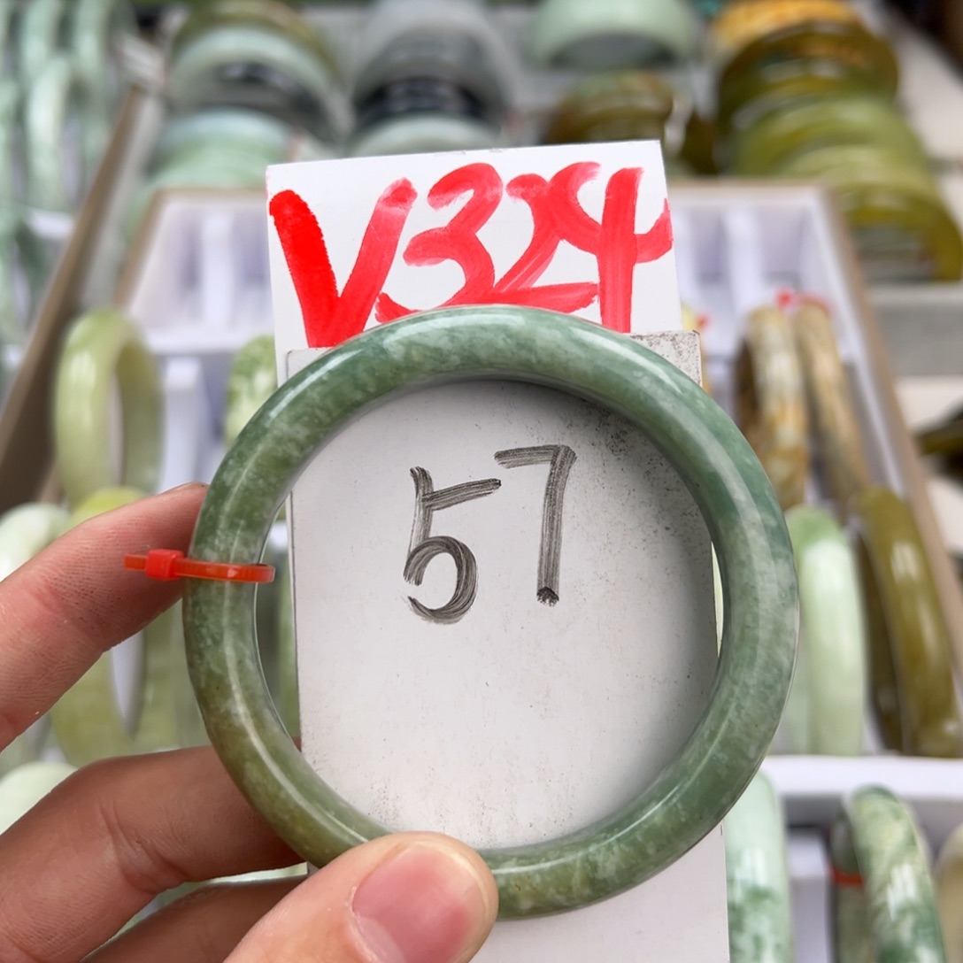 岫玉手镯未镶嵌天然岫玉