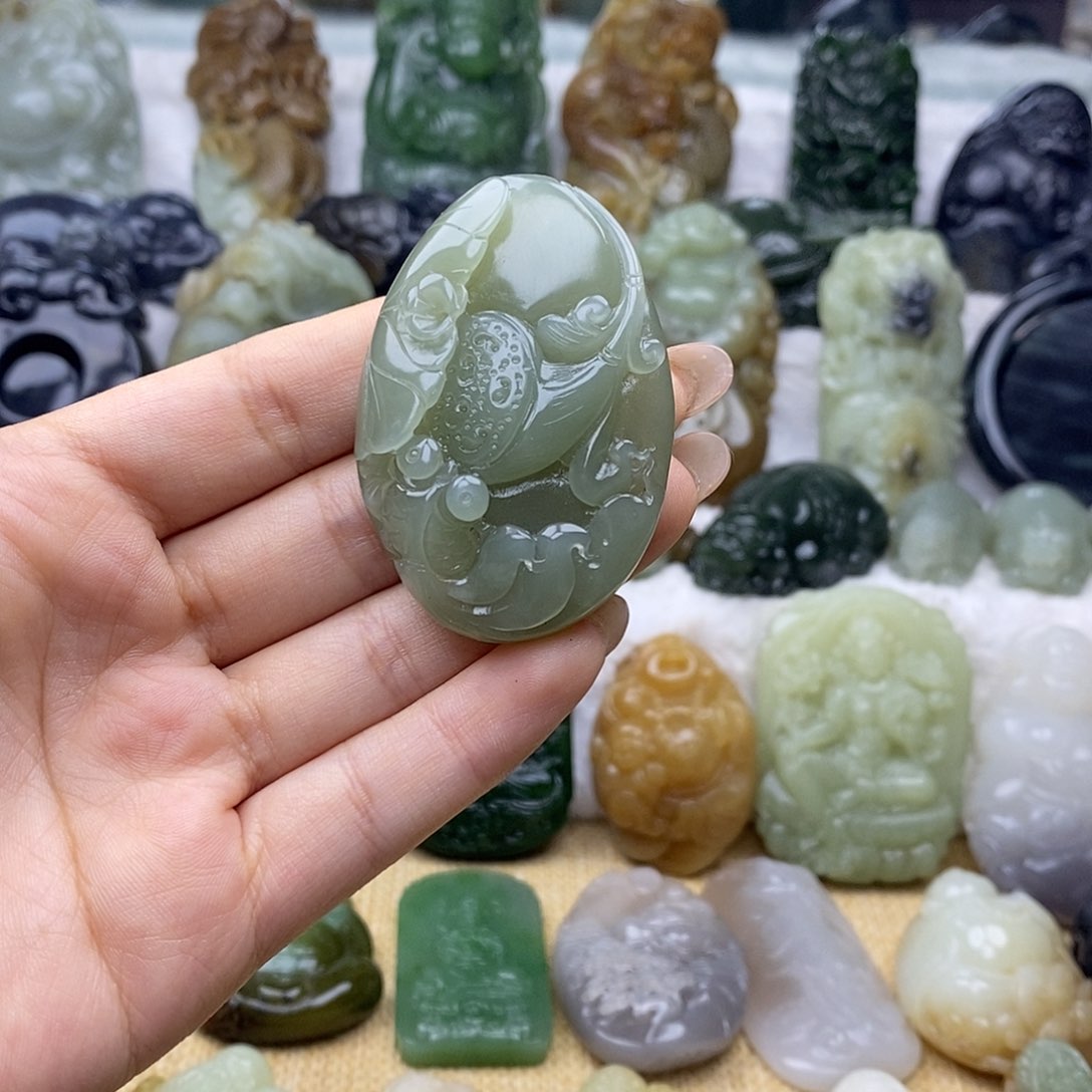 和田玉未镶嵌珠宝奇石