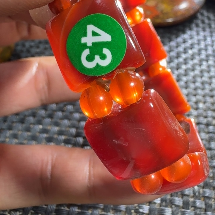 王***春玛瑙/玉髓未镶嵌颈饰