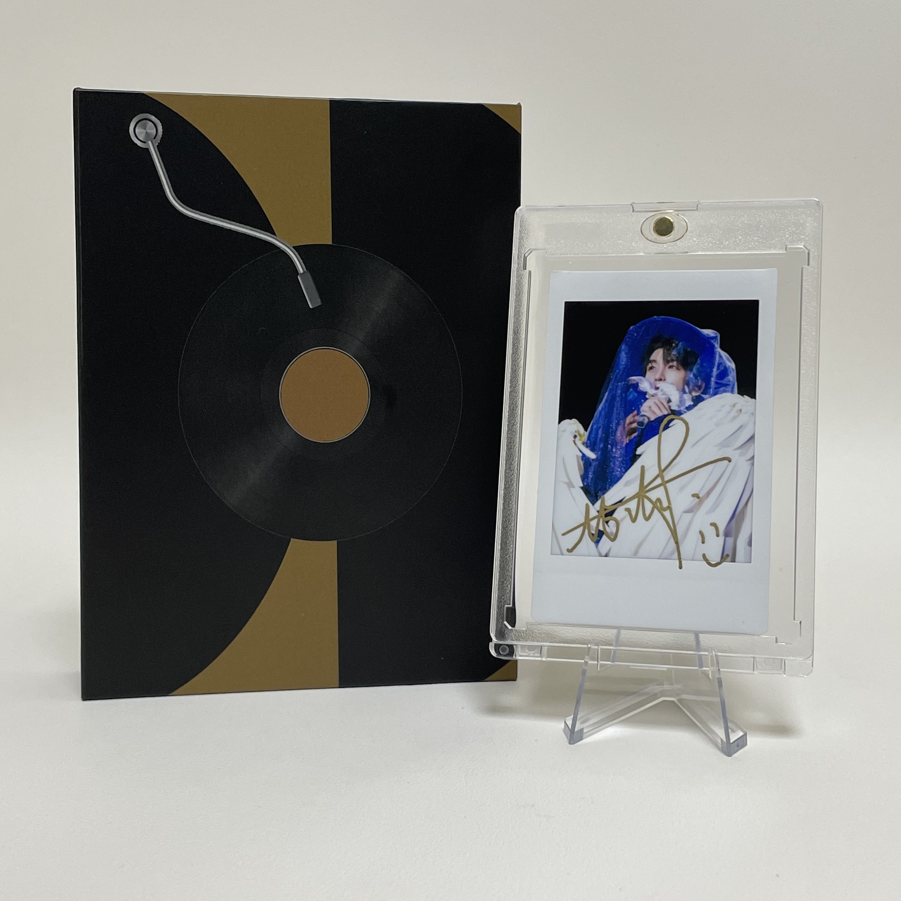 A4045【黄子弘凡】白边 正品签名3寸拍立得照片