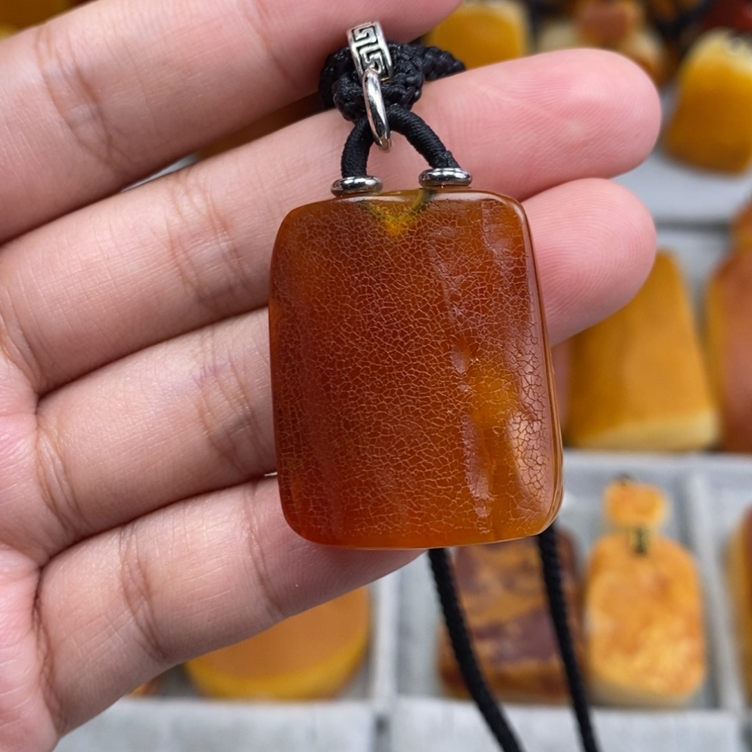 琥珀吊坠(赠链)未镶嵌