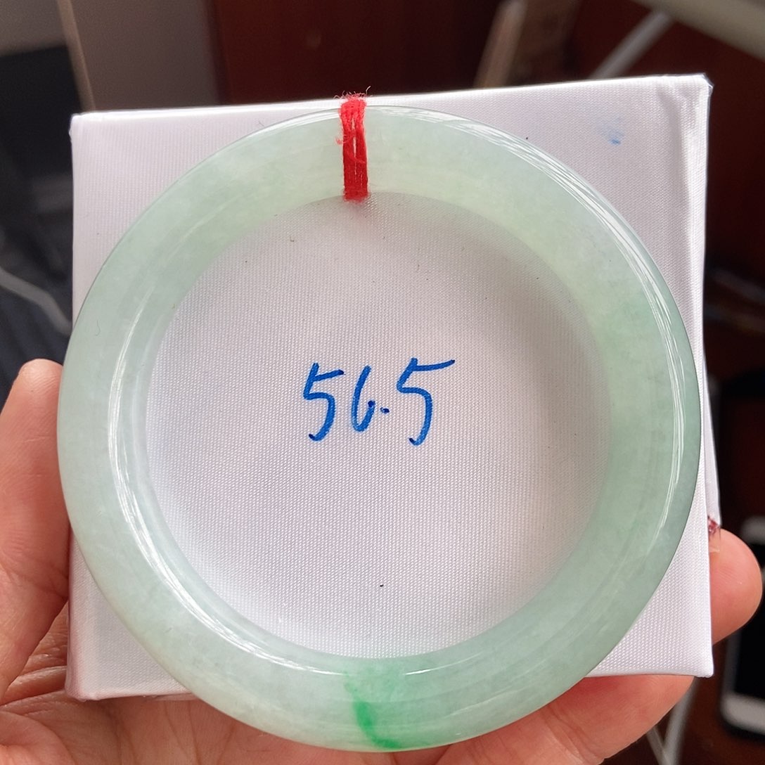 翡翠手镯未镶嵌6晴绿飘阳绿6