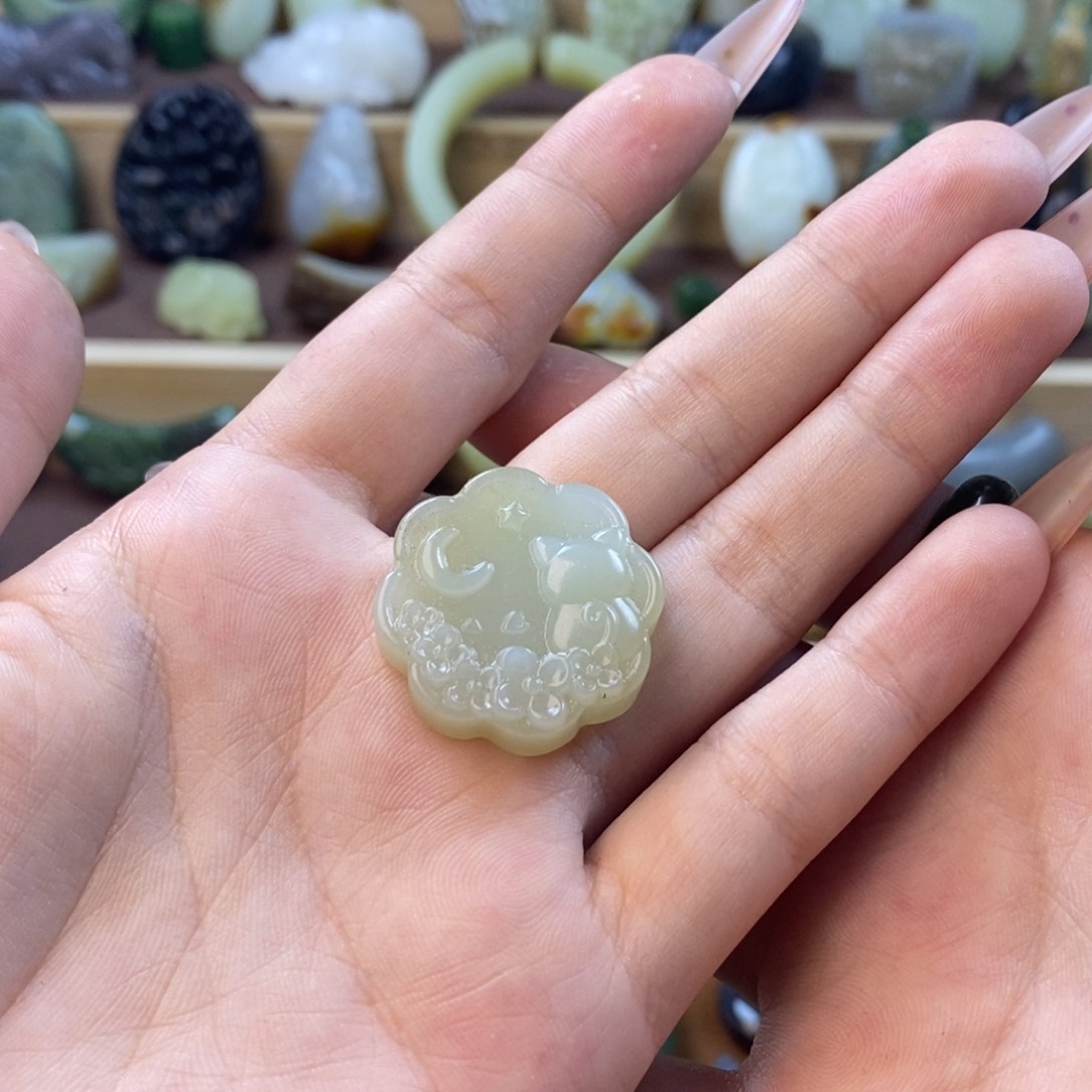 和田玉未镶嵌颈饰定制