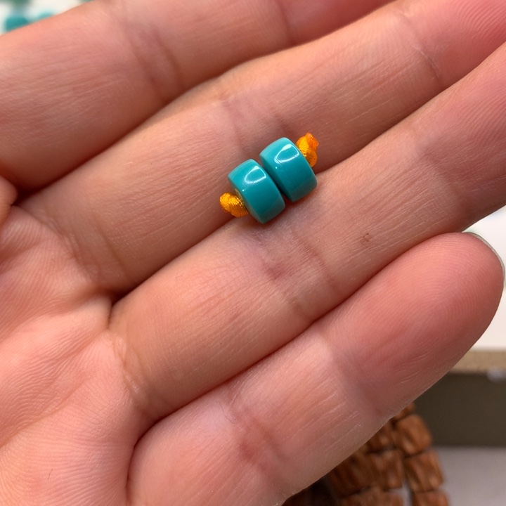 绿松石未镶嵌颈饰