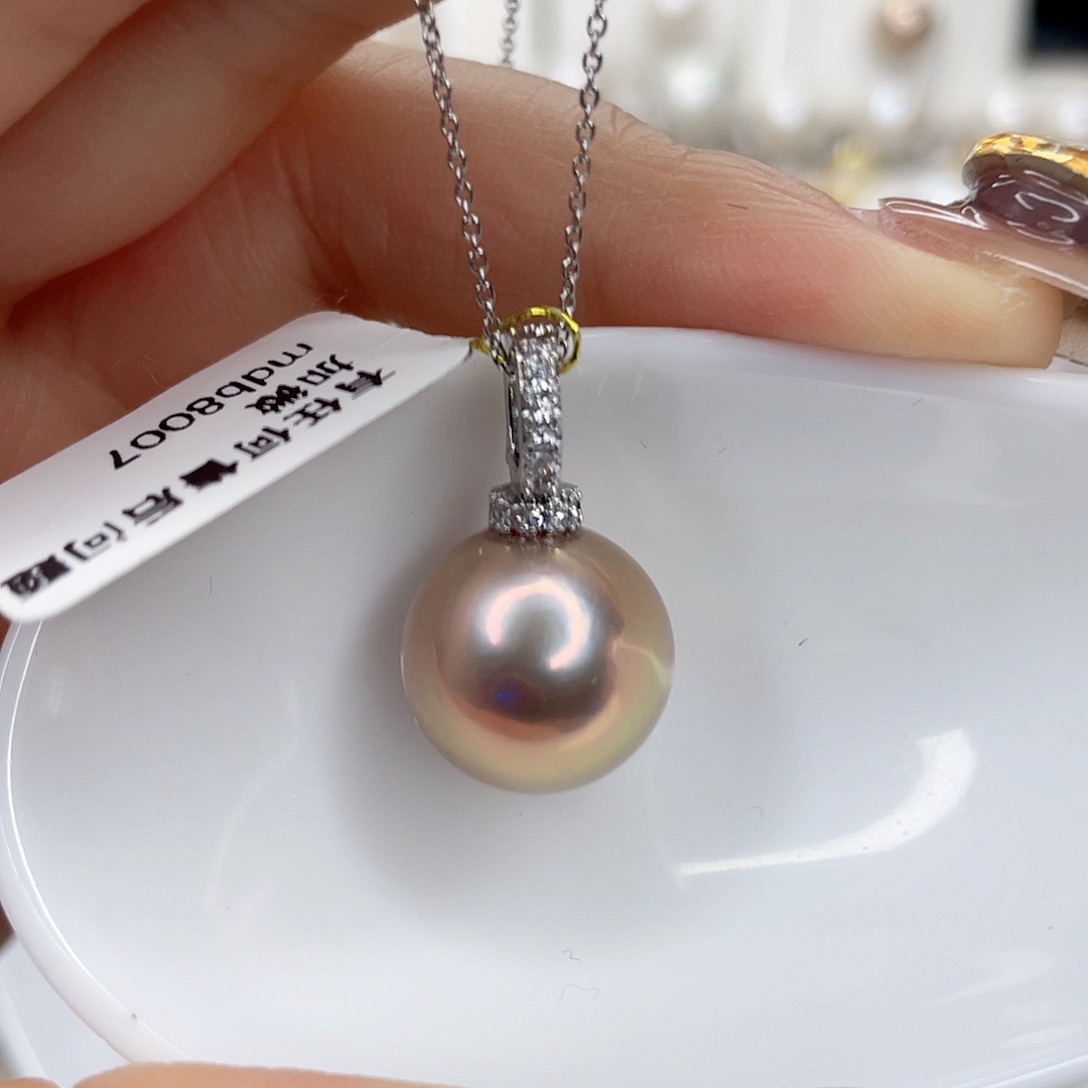 淡水珍珠吊坠(赠链)未镶嵌