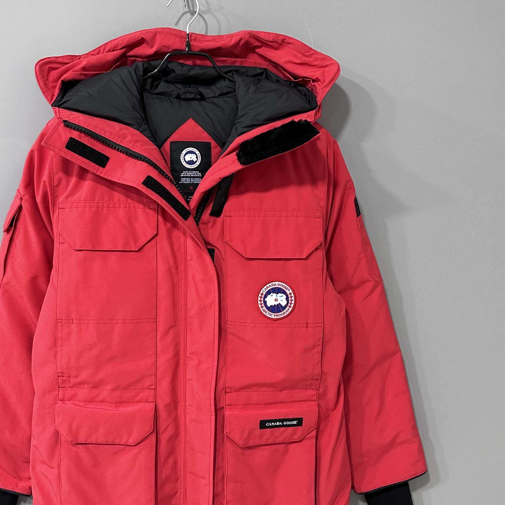 99新 CANADA GOOSE 红色远征羽绒服/m码/89744