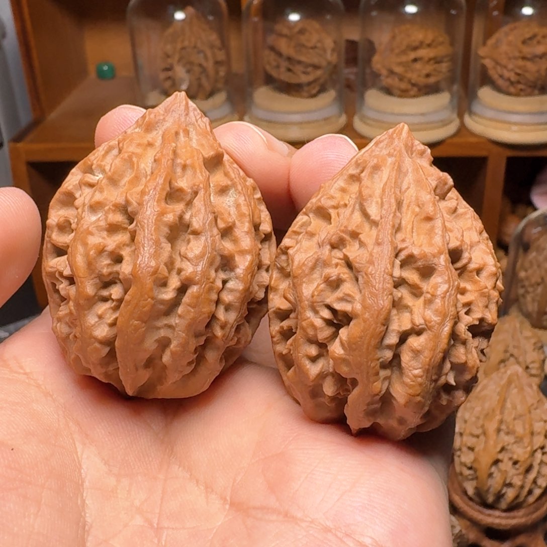 文玩核桃把件红皮塔