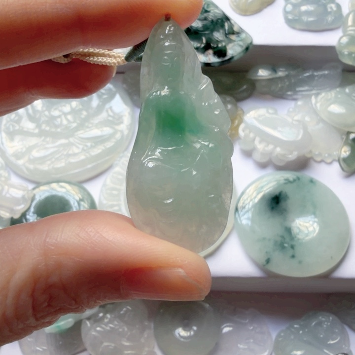 翡翠未镶嵌颈饰翡翠