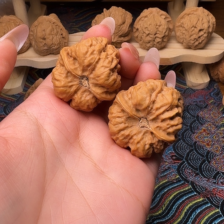 文玩核桃吊坠蛤蟆头