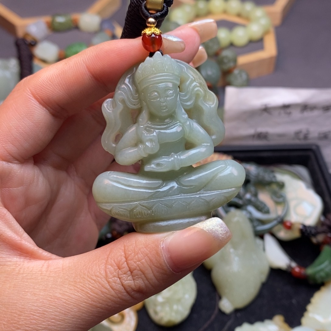 和田玉颈饰未镶嵌