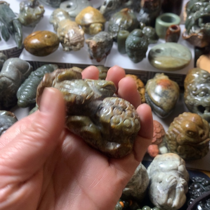 岫岩河磨玉（透闪石质玉）手链未镶嵌灿**登