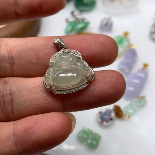 翡翠颈饰未镶嵌翡翠