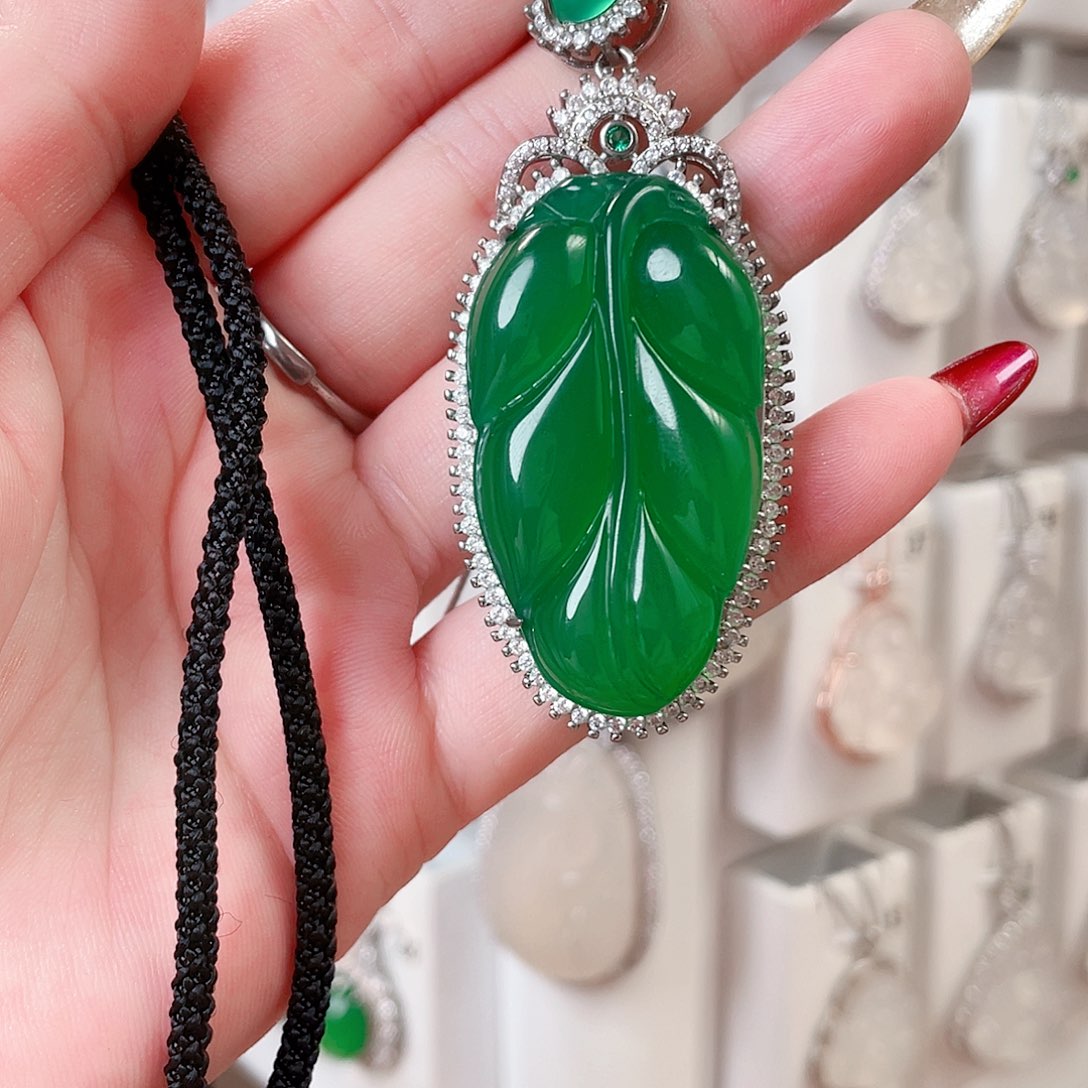 玛瑙/玉髓吊坠(赠链)未镶嵌