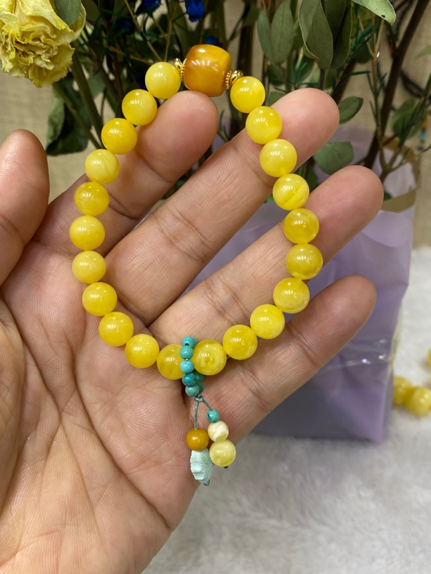 天然蜜蜡手串鸡油黄8+女款