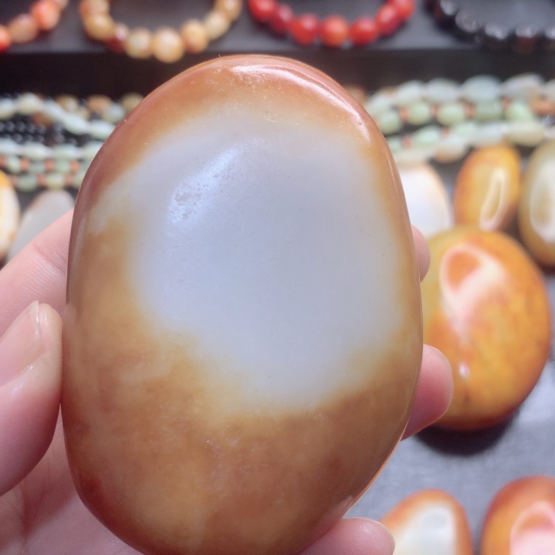 胡***好和田玉未镶嵌颈饰