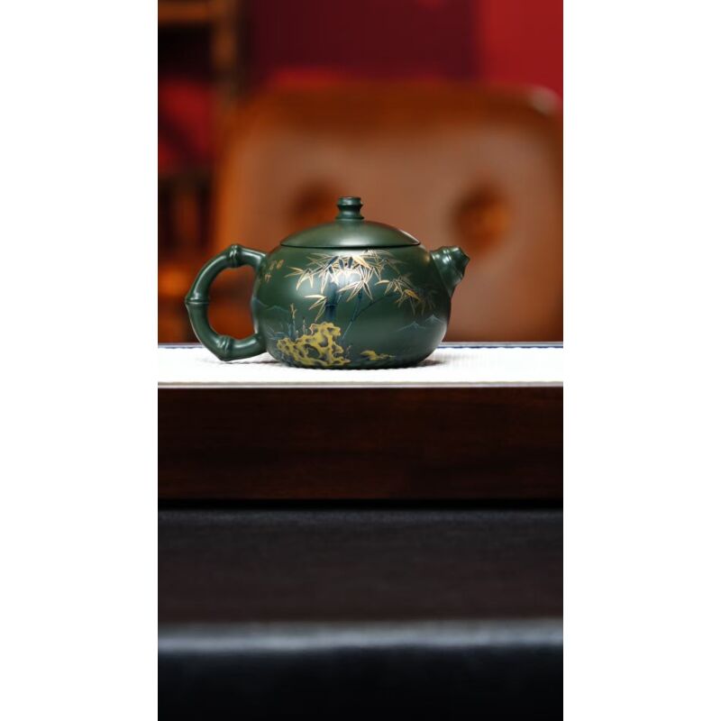 宜兴紫砂 西施 绿泥 梅付春 h206