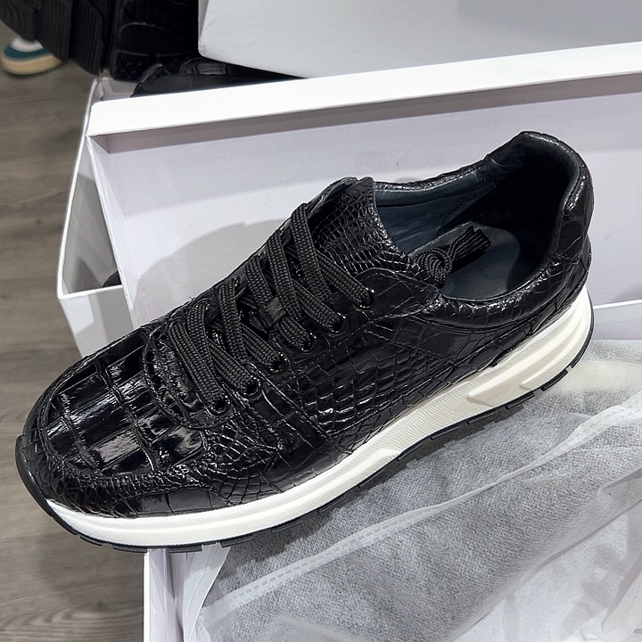 蒲***国磨砂皮（牛皮）鳄鱼全鳄运动40码