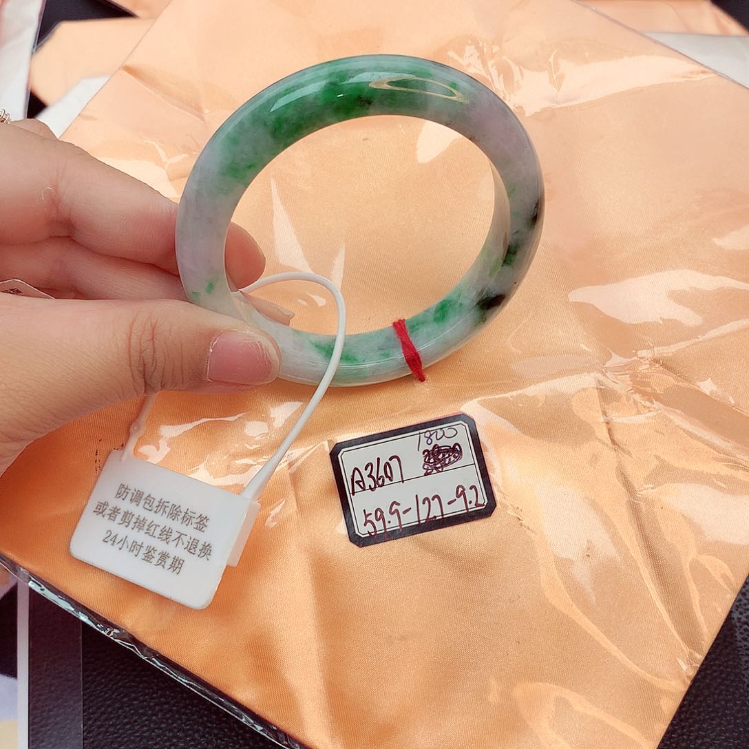 翡翠手镯未镶嵌天然缅甸翡翠A货