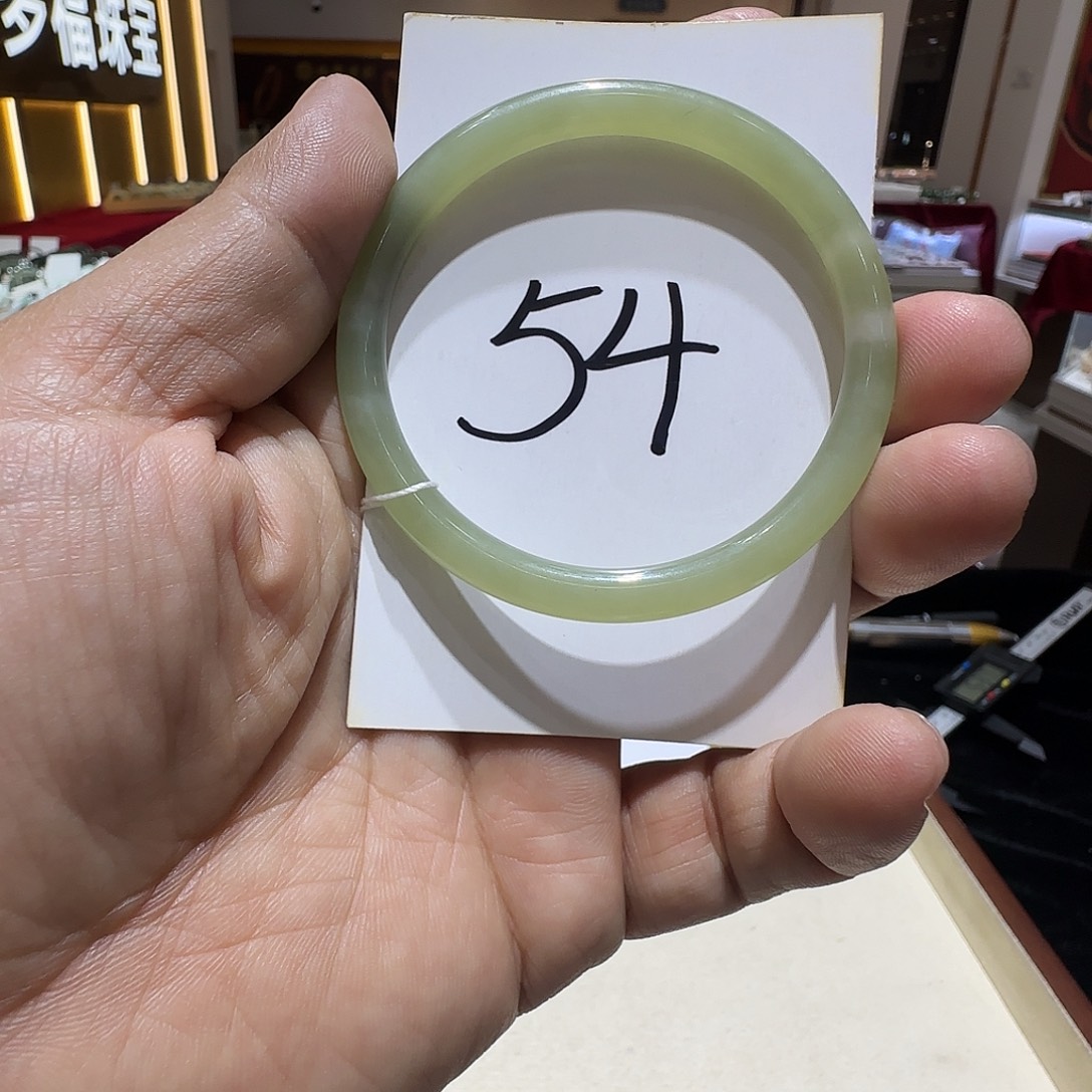 大***！和田玉未镶嵌手镯59