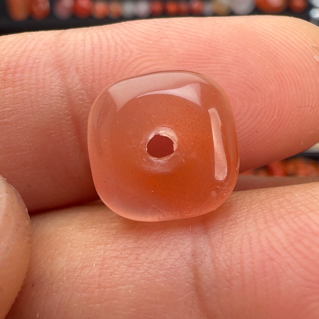 南红玛瑙未镶嵌川料方扣